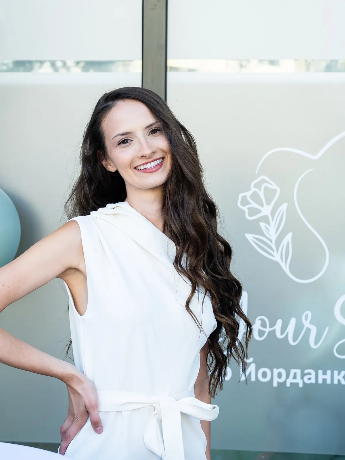 Д-р Йорданка Бановска пред кабинета Your Smile